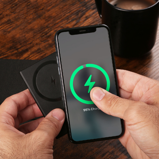 The Slim Wireless Power Bank