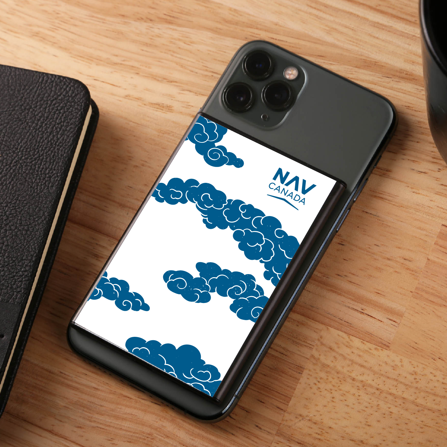 The Slim Wireless Power Bank